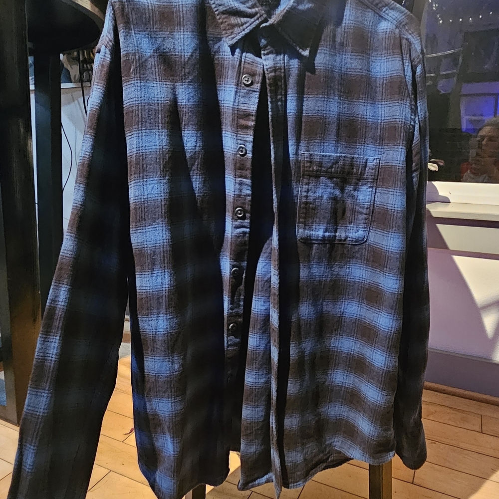 Uniqlo Men's Navy Checkered Button Down Shirt
